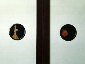 琵琶蒔絵の襖引手