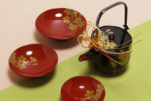 Tosoki (New year's spiced sake set)