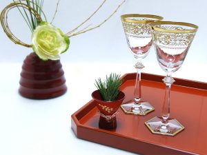 Negoro Tray + Flower Vase "Hourin"