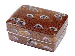 Tebako (Cosmetic box) "Katawaguruma"