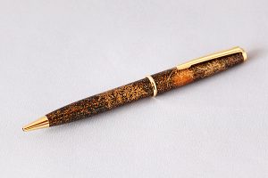 Maki-e lacquered ballpoint pen "Hare's foot fern"