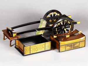 繚乱蒔絵 御所車 | WORKS | 輪島塗の老舗 輪島屋善仁 | Wajimaya