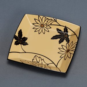 Teacup Saucer "Edagiku" maki-e