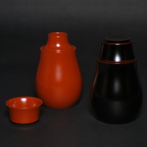 輪島塗　赤色　日本酒用徳利 木箱付き 輪島塗 赤色 日本酒用徳利 木箱付き 輪島塗 赤色 日本酒用徳利