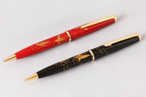 朱・黒 各1本 30,800円(税込) Ballpoint Pen "Butterflies"