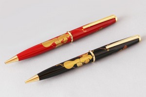 朱・黒 各1本 36,300円(税込) Ballpoint Pen "Gourd"